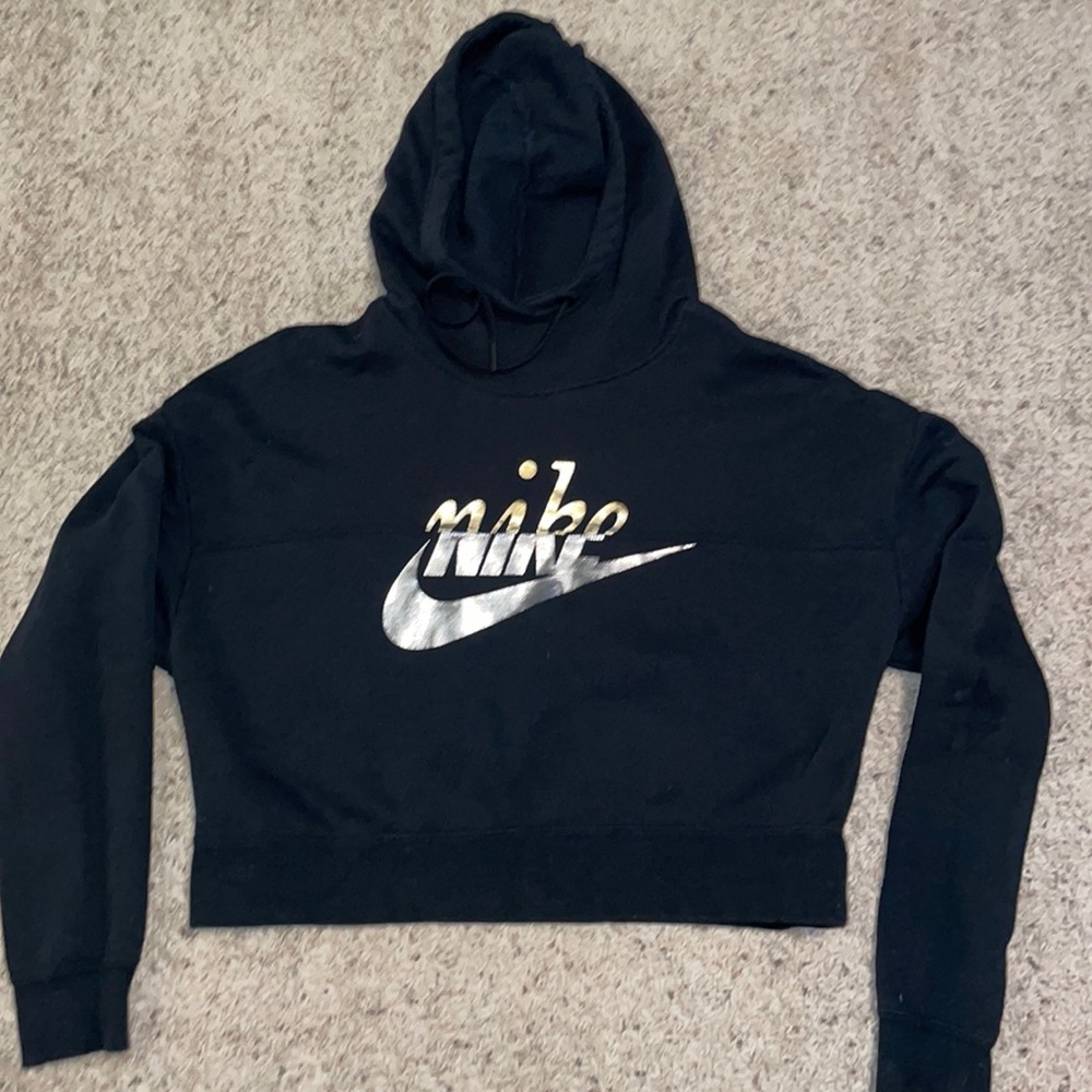Nike, women’s medium, black